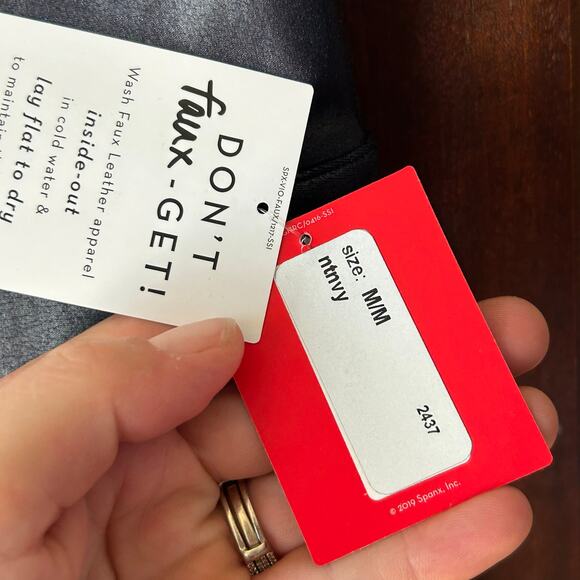 Spanx NWT medium Shaping Navy Blue Faux Leather High Rise Ankle Leggings Women - Picture 3 of 7